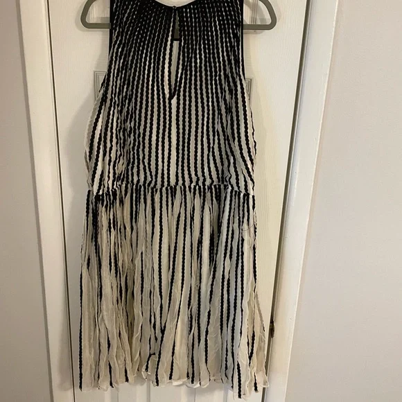 Anthropologie White and Black Dress NWT - Picture 4 of 4